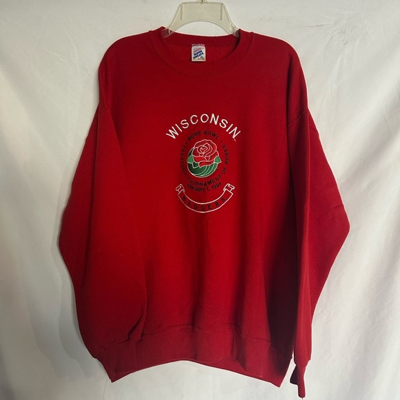 Wisconsin Badger Vintage Red Sweater - Picture 1 of 3